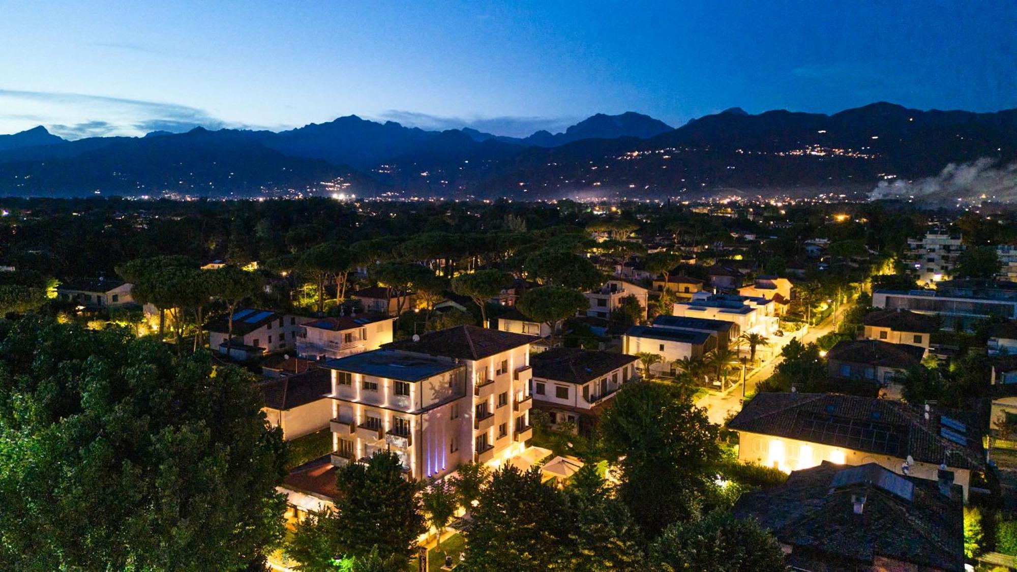 Hotel Crystal Marina di Pietrasanta Exterior foto