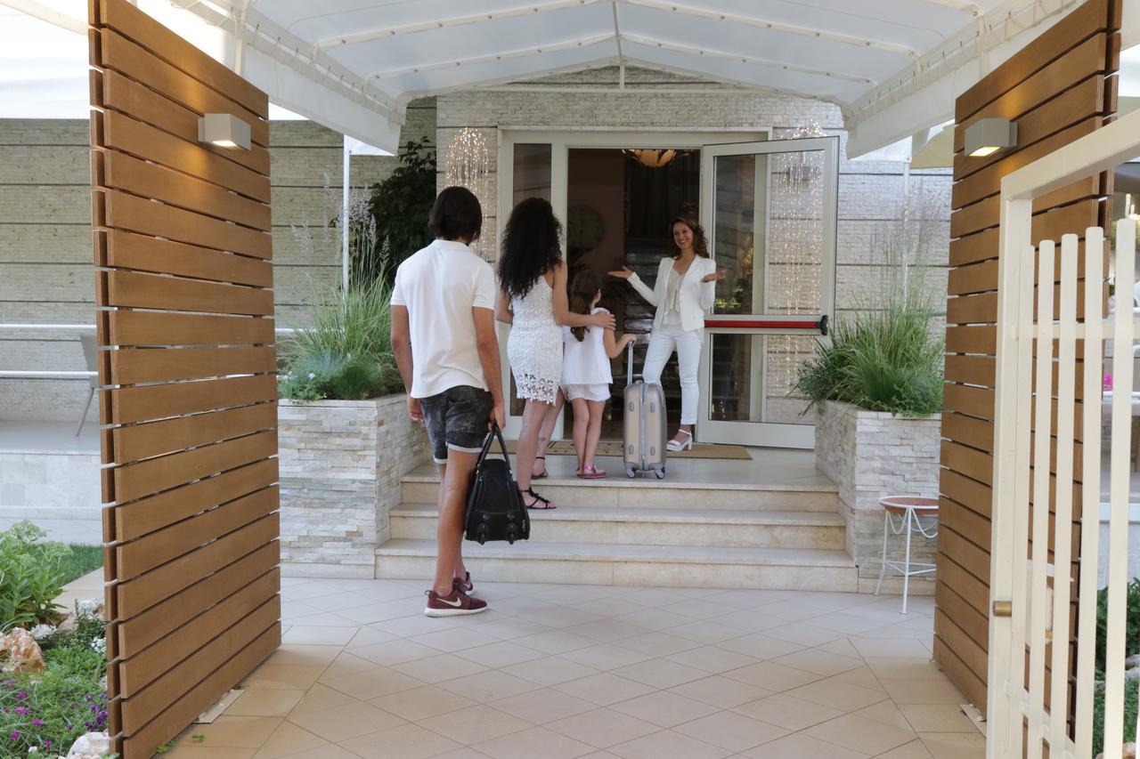 Hotel Crystal Marina di Pietrasanta Exterior foto
